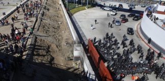 Tear Gas Used Again by Agents at U.S. Border on New Year’s Day Border wall KGTV BeLatina Teargas