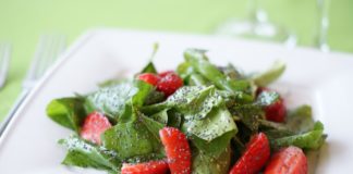 Spring Salud: 5 of the Healthiest Foods to Get Your Hands On This Month Strawberry Salud Belatina