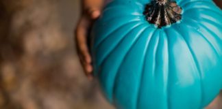 10 Non-Candy Treats that are Still Worthy of Trick-or-Treating Teal pumpkin