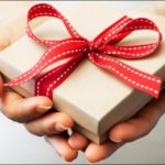 The Gift of Giving Back: Selfless Acts and Simple Ways to Help Others This Holiday Season