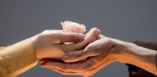 Random Acts of Kindness Day is a Light in Cynical Times random acts of kindness belatina