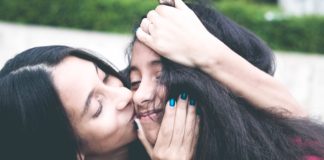 Hugs in the Time of Coronavirus: A Single Mom’s Fears in Spain Hug single mom spain BELatina