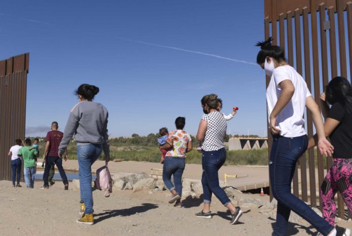Texas Immigrants Trespassing BELatina Latinx