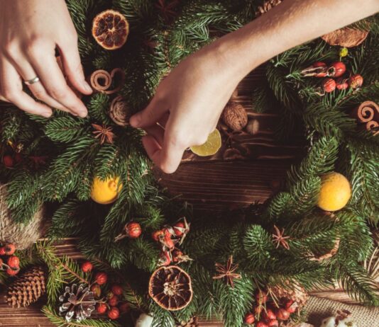 How To Make Your Christmas Decorations Environmentally-Friendly
