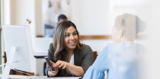 Live in The Moment While Making Smart Financial Decisions Live in The Moment While Making Smart Financial Decisions belatina news