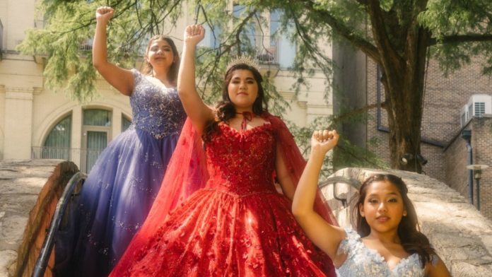 Quince to the Polls: Young Latinas Call Out Voters In Texas belatina latine