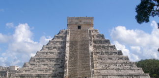 For Entitled Tourists: This is Why You Can’t Climb the Pyramid of Kukulkan in Mexico For Entitled Tourists: This is Why You Can't Climb the Pyramid of Kukulkan in Mexico
