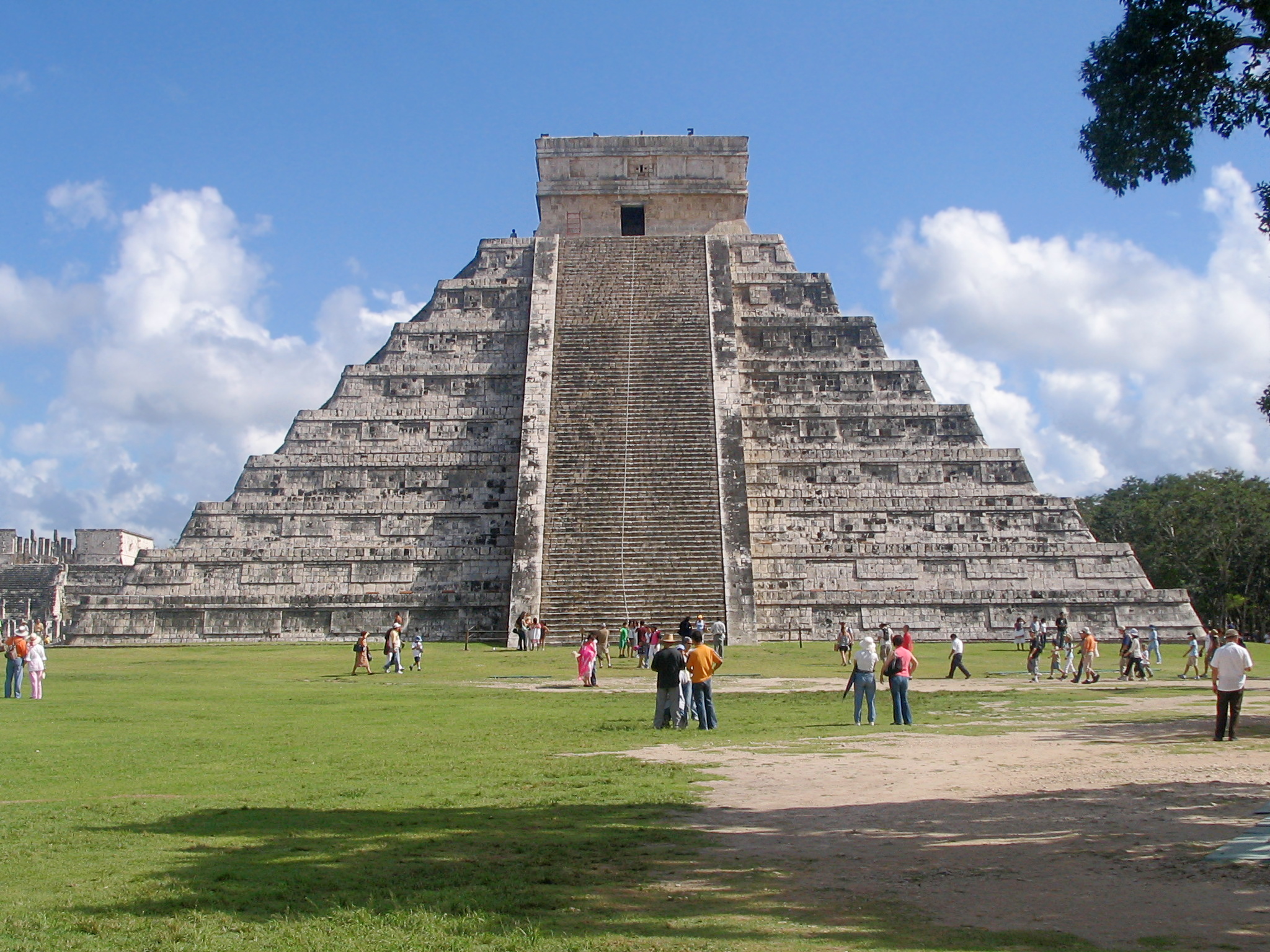 For Entitled Tourists: This is Why You Can't Climb the Pyramid of Kukulkan in Mexico
