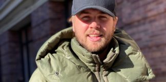 Bad Bunny Presents Noah Assad His Billboard Executive of the Year Award, Making Him Become the First Puerto Rican to Receive This Recognition Bad Bunny Presents Assad Noah His Billboard Executive of the Year Award, Making Him Become the First Puerto Rican to Receive This Recognition belatina