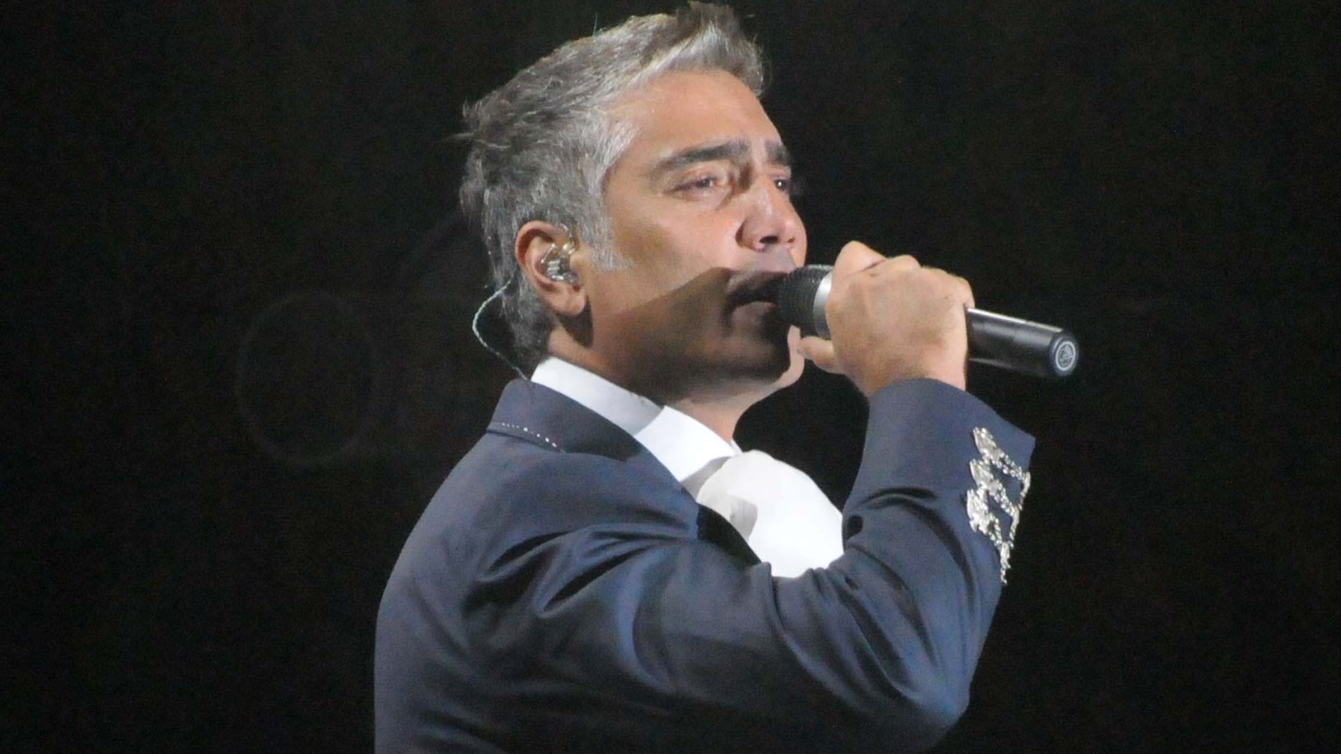 Alejandro Fernandez was Criticized for His Appearance in a Recent Concert While He Seemingly Continues to Grief the Death of His Father, Vicente Fernandez