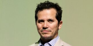 Why John Leguizamo Should Be the Permanent Host of ‘The Daily Show’ Why John Leguizamo Should Be the Permanent Host of 'The Daily Show'