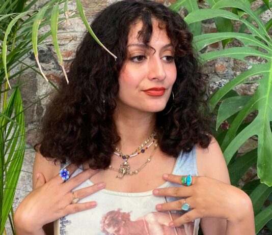 Healing for Mother’s Day through the Power of Poetry: Latina Poet Vianney Harelly Offers a Path to Emotional Restoration Mother's Day Healing Secrets Revealed: Dive into Latina Poet’s Vianney Harelly's Words for Emotional Empowerment