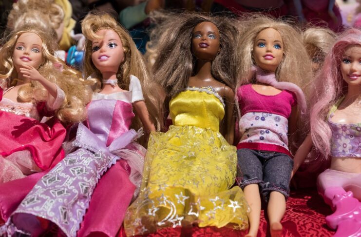 This Latino Owns Over 200 Barbie Dolls – And It Highlights the Evolution of Fashion and Pop Culture