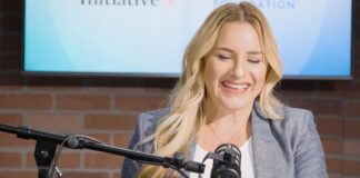 Media Spotlight: Latina Radio Host Andreina Gandica Hosts ‘Contigo en la Comunidad,’ A Wellness Podcast Media Spotlight: Latina Radio Host Andreina Gandica Hosts ‘Contigo en la Comunidad,’ A Wellness Podcast