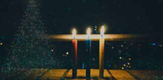 Latin American Countries Such As Colombia Prepare to Light Up the Night Thanks to ‘Día de las Velitas’ — Here’s How This Holiday Came About Latin American Countries Such As Colombia Prepare to Light Up the Night Thanks to 'Día de las Velitas' — Here's How This Holiday Came About