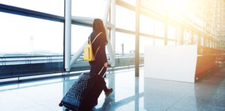 Students May Be Able to Book Flights For As Low As $25 to Spend Their Holidays ‘En Familia’ — Here’s How