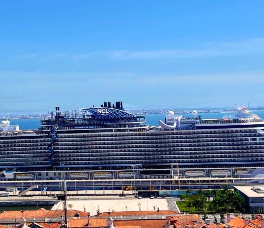 Going On Vacation Is the Ultimate New Year’s Resolution For Latinas This Year – Here’s Some Inspiration Planning a Vacation Is a New Year's Resolution Every Latina Needs to Do This Year – Here's Some Inspiration