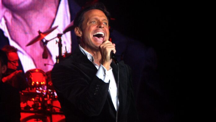 Luis Miguel's Concert in the Dominican Republic Was Abruptly Rescheduled and Fans Are Not Happy  
