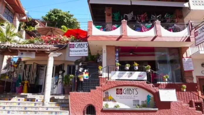 Foreigners Continue to ‘Fastidiar’: Now They Want to Close Down a Local Restaurant in Puerto Vallarta Because the Mexican Music is ‘Too Loud’ 