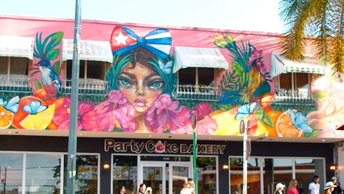 Bridging the Gap Between First-Gen Latinas and Financial Wellness with Gigi the First-Gen Mentor