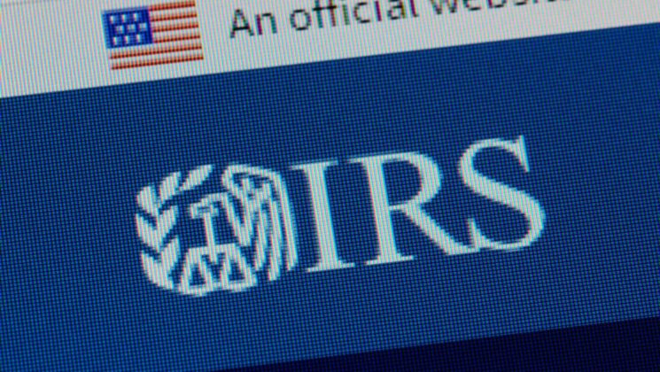 IRS Boss Quits After Secret Deal to Hand Immigrant Data to ICE | BELatina
