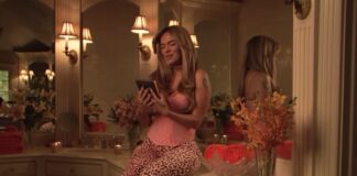 Karol G Embraces Mexican Culture Using Telenovela Icons to Introduce ‘Tropicoqueta’ Karol G Embraces Mexican Culture Using Telenovela Icons to Introduce 'Tropicoqueta'