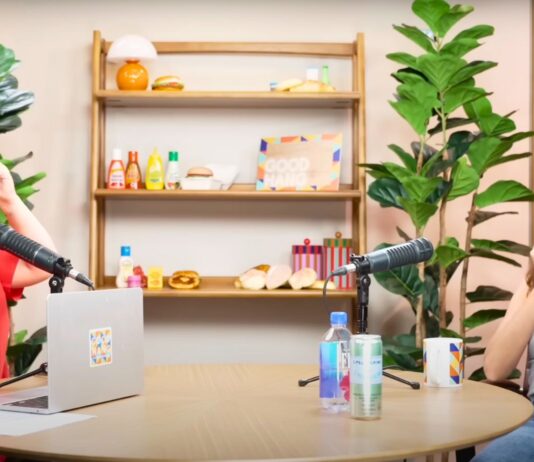 Amy Poehler Offers Aubrey Plaza the Comfort of Friendship and Girlhood in Her First Conversation on Loss Amy Poehler Offers Aubrey Plaza the Comfort of Friendship in Her First Conversation on Loss