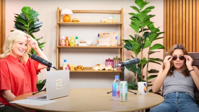 Amy Poehler Offers Aubrey Plaza the Comfort of Friendship in Her First Conversation on Loss