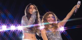 Shakira and Belinda Kneel Before Each Other in an Emotional Concert Moment in Mexico Shakira and Belinda Kneel Before Each Other in an Emotional Concert Moment in Mexico