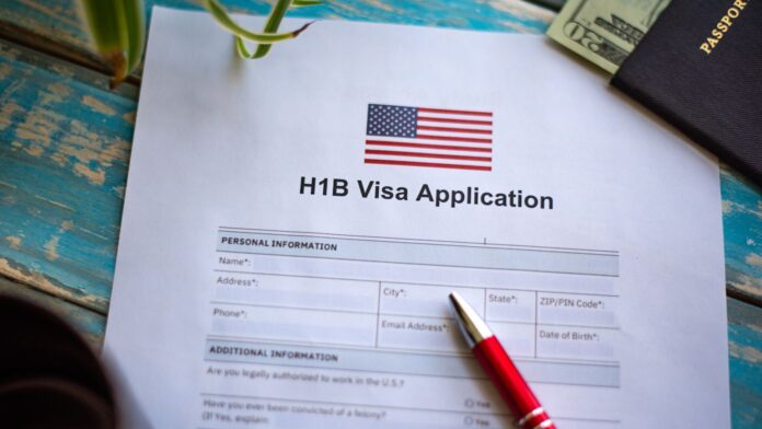 Latino Professionals Face New Barriers As H1B Visa Fee Jumps To $100,000