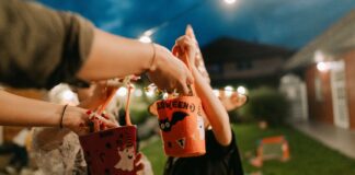 Latino Business Owner in Los Angeles Partners With Community Groups to Provide Halloween Costumes for Families Affected by ICE Latino Business Owner in Los Angeles Partners With Community Groups to Provide Halloween Costumes for Families Affected by ICE