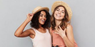 Why Many Latinas Are Choosing ‘Amigasgiving’ as Their Thanksgiving Tradition Why Many Latinas Are Choosing 'Amigasgiving' as Their Thanksgiving Tradition