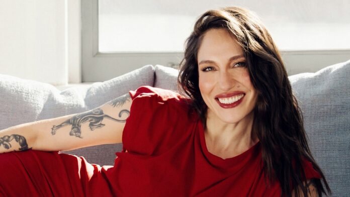 'La Prima' Tefi Pessoa Talks About the Importance of Latina Joy and Her New Collaboration With Rémy V