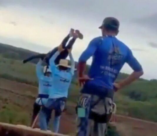A 21-Year-Old Brazilian Woman Was Pushed Off a Bridge for a Bungee Jump Without Her Safety Rope Attached A 21-Year-Old Brazilian Woman Was Pushed Off a Bridge for a Bungee Jump Without Her Safety Rope Attached