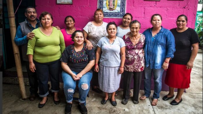Meet Las Patronas, the Mexican Women Who Have Fed Migrants From a Moving Train Every Single Day for Over Three Decades
