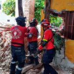 Los Topos From Mexico Have Responded to Disasters Across Latin America for Decades but the Colombian Government Has Not Let Them In Yet Los Topos From Mexico Have Responded to Disasters Across Latin America for Decades but the Colombian Government Has Not Let Them In Yet